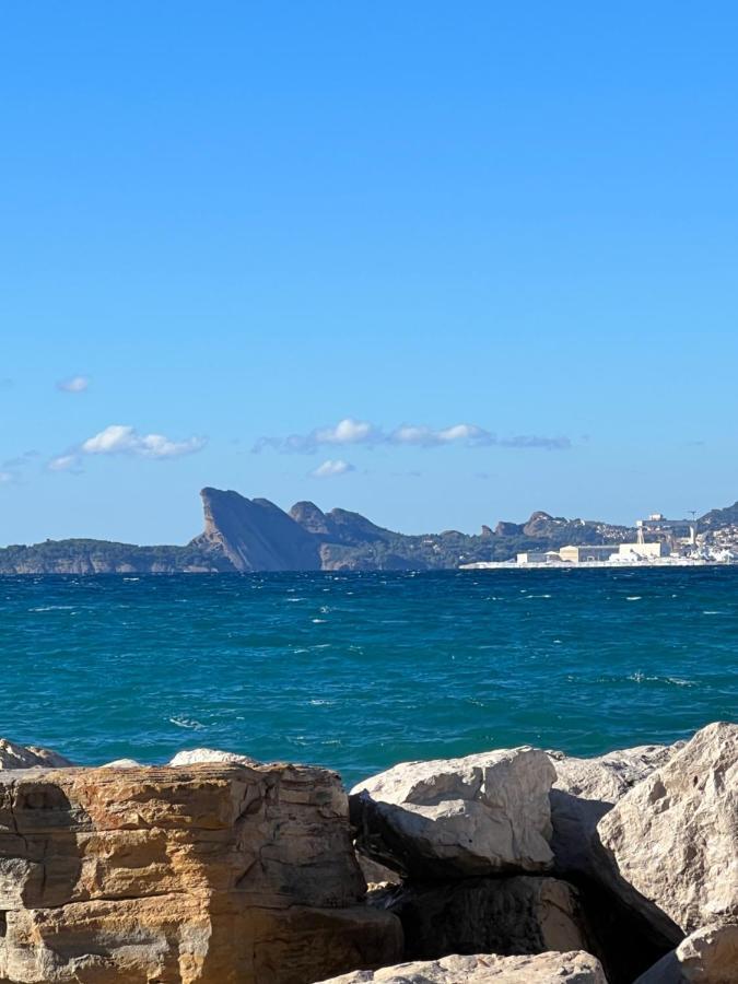 Appartement Entre Village Et Plages. Saint-Cyr-sur-Mer Esterno foto